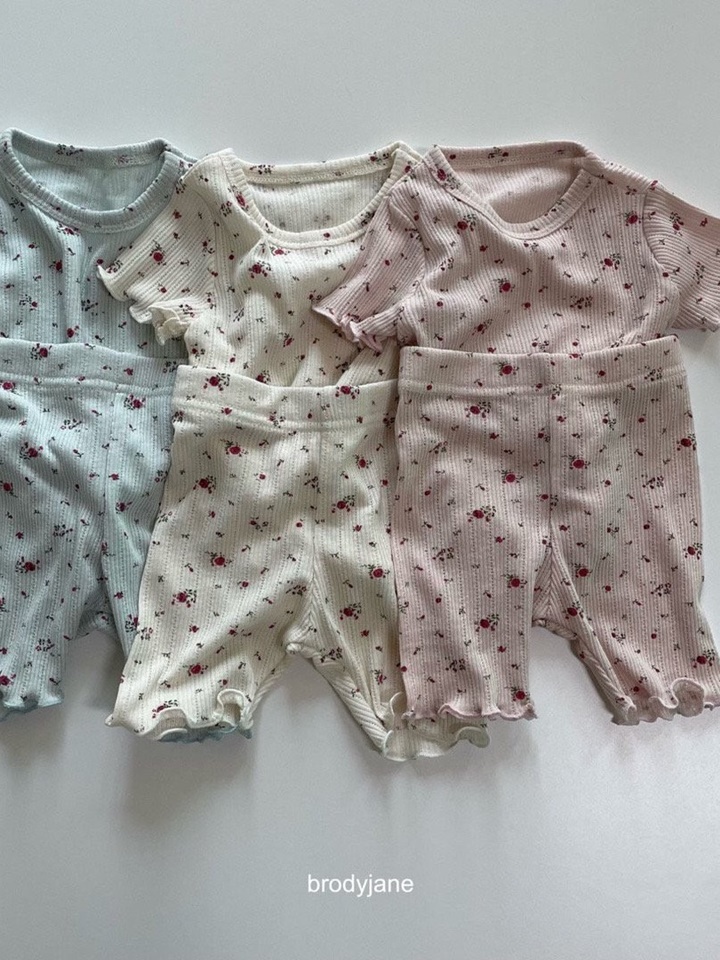 Flower Eyelet Frill Short Sleeve Top Bottom Set