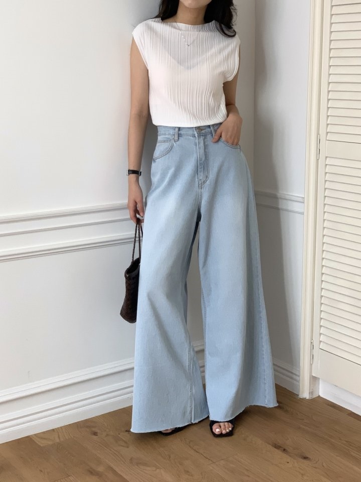 842 Cutting Charlang Wide Denim Pants