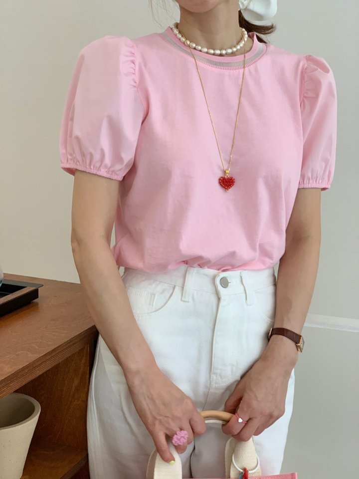 Lora Youcco Tee