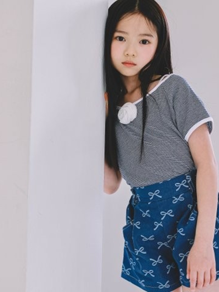 Rose Decoration Tee