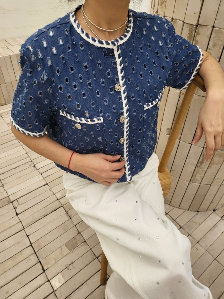 Hole Jacket