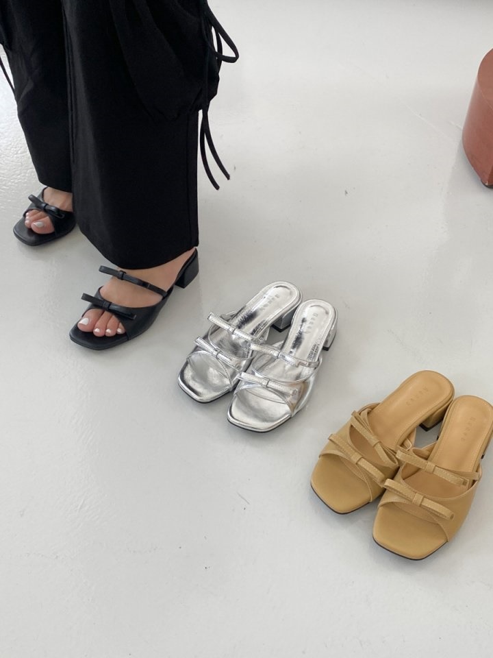 335 Slipper & Sandals