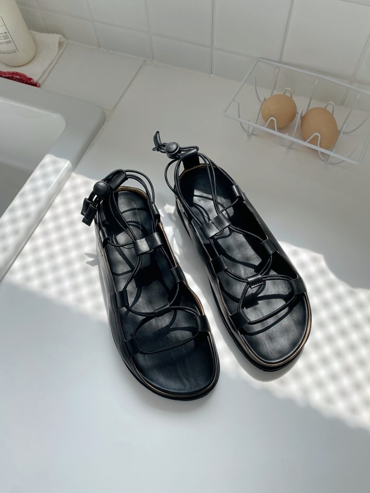 2084 Slipper & Sandals