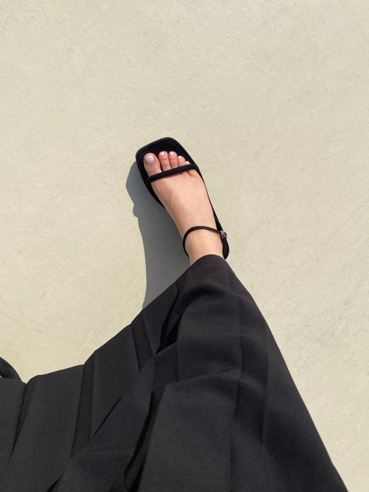 2042 Slipper & Sandals