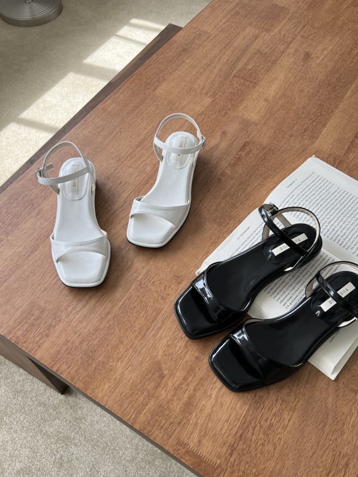 2932 Slipper & Sandals