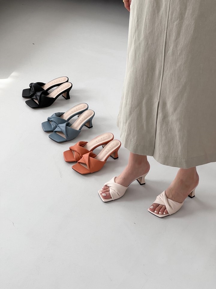 0182 Slipper & Sandals