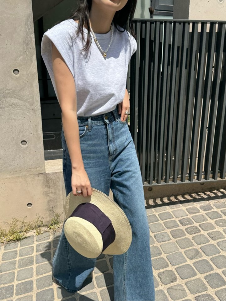Pad Sleeveless Tee