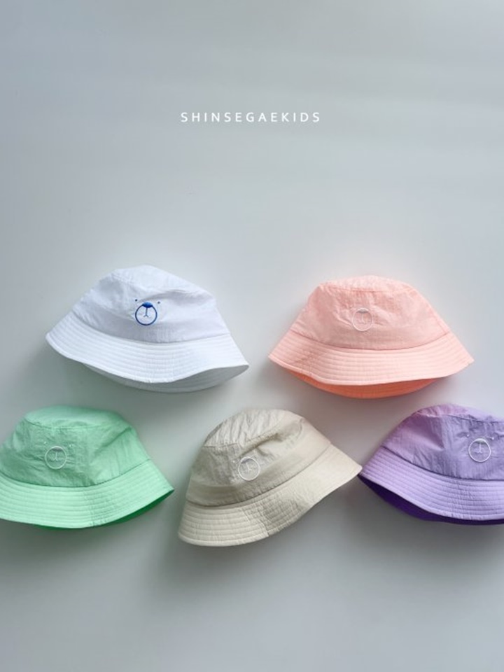 Bear Back Cover Bucket Hat