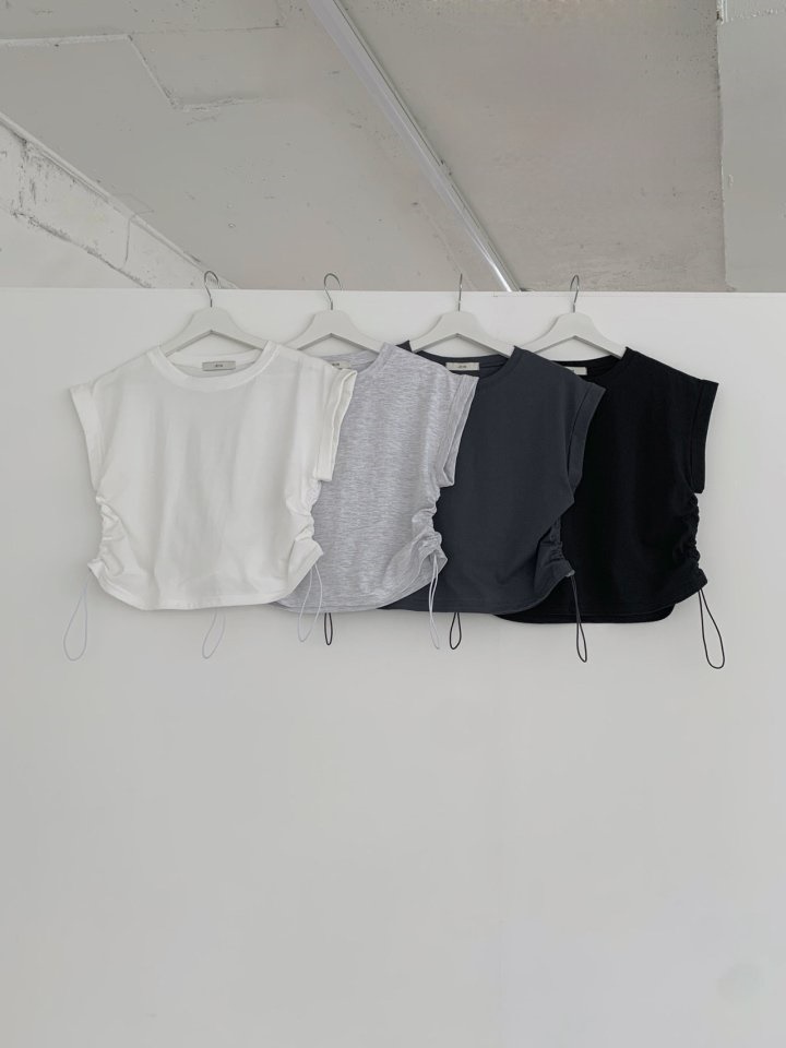 Cavra Tee