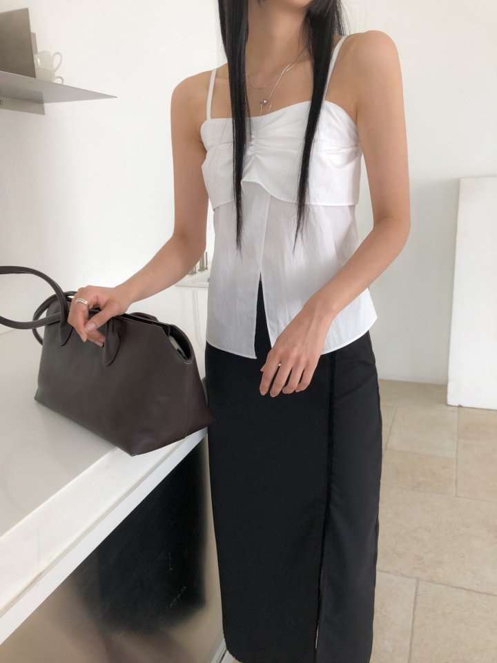 Roaming Sleeveless Blouse