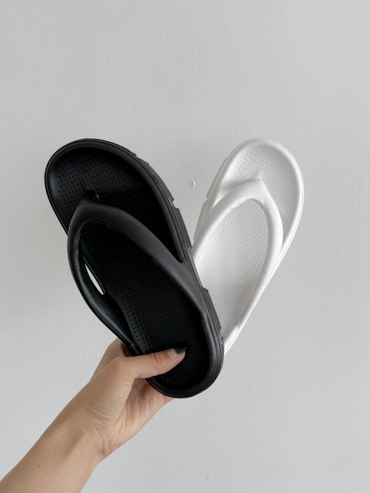 UDC 8009   Slipper & Sandals