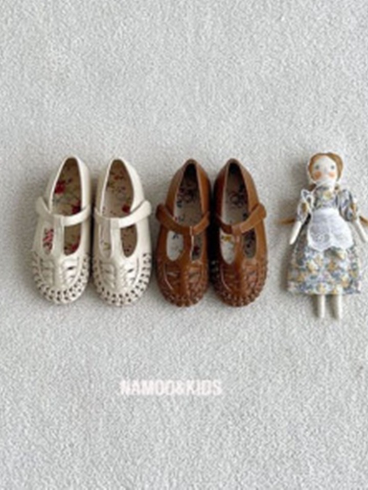 Arin Mary Janes