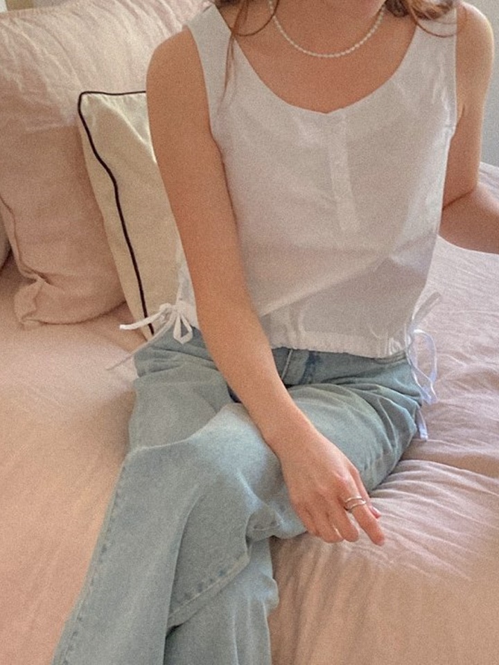 Arket Sleeveless Tee