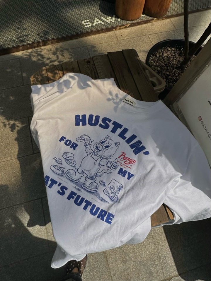 Husslin Tee