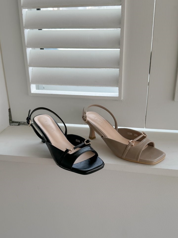 3228 Slipper & Sandals