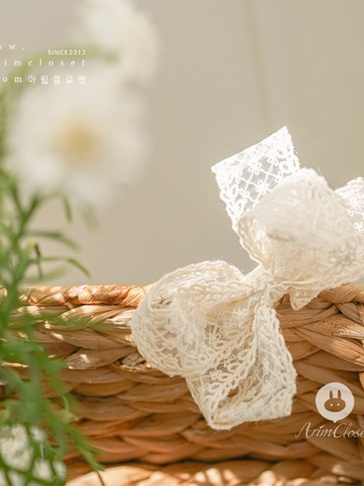 Volum Lovely Lace Ribbon Pin