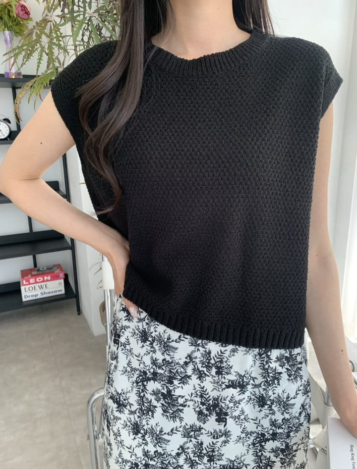 Allu - Korean Women Fashion - #momslook - More Knit Sleeveless Tee - 8