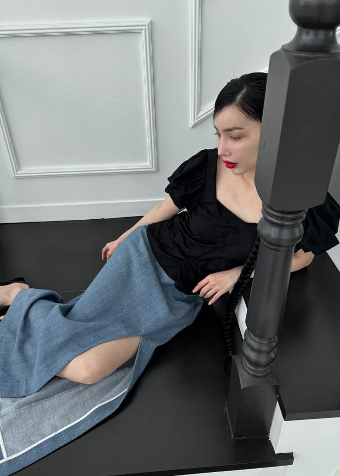 Auver_Fit - Korean Women Fashion - #momslook - Shirring Square Blouse - 2