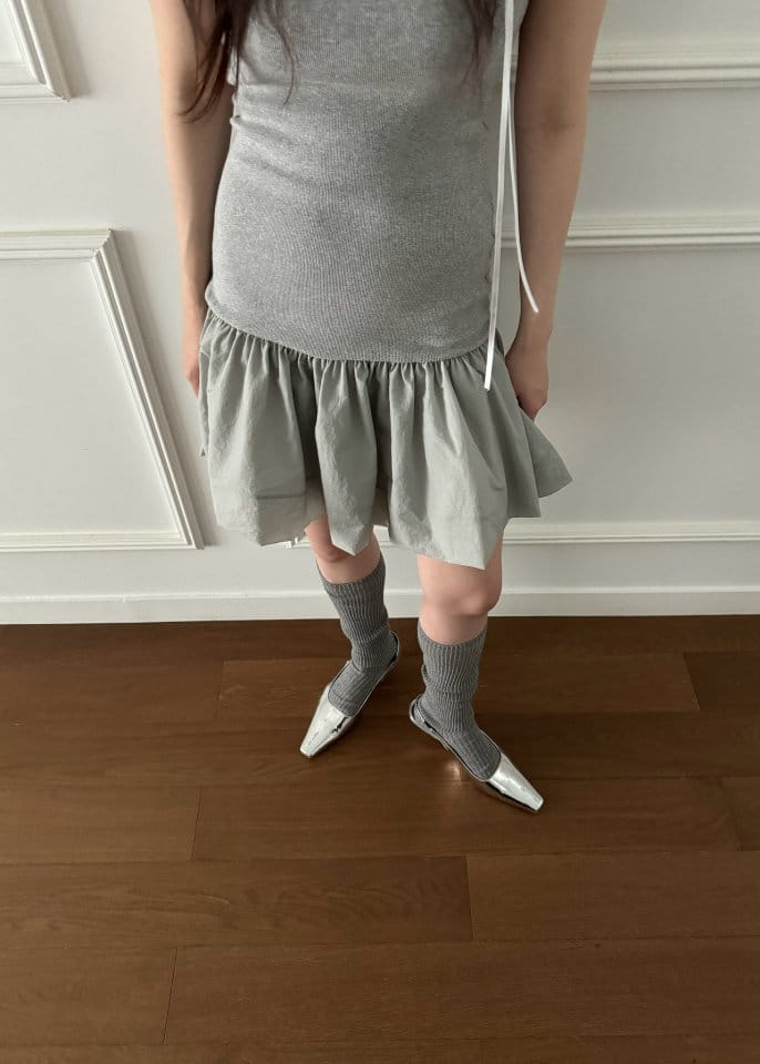 Auver_Fit - Korean Women Fashion - #womensfashion - Rib Balloon Mini Sleeveless Tee - 2