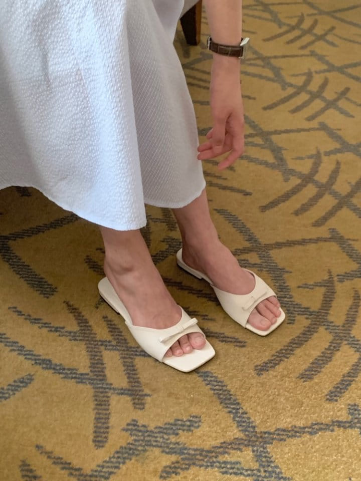 Golden Shoe - Korean Women Fashion - #momslook - 7130 Slipper & Sandals - 7