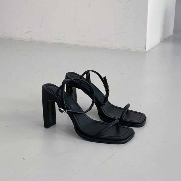 Golden Shoe - Korean Women Fashion - #thelittlethings - 0187 Slipper & Sandals - 4