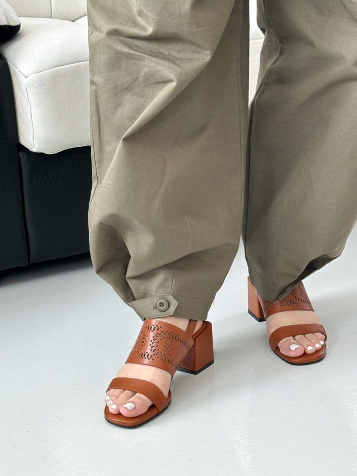 Golden Shoe - Korean Women Fashion - #vintagekidsstyle - 324 Slipper & Sandals - 4