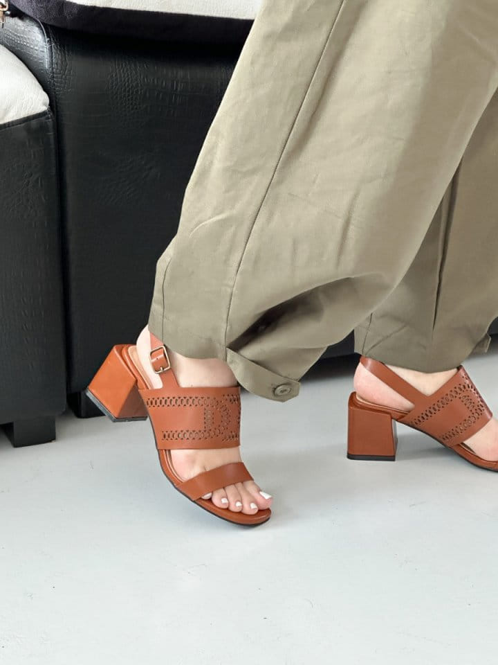 Golden Shoe - Korean Women Fashion - #restrostyle - 324 Slipper & Sandals - 5