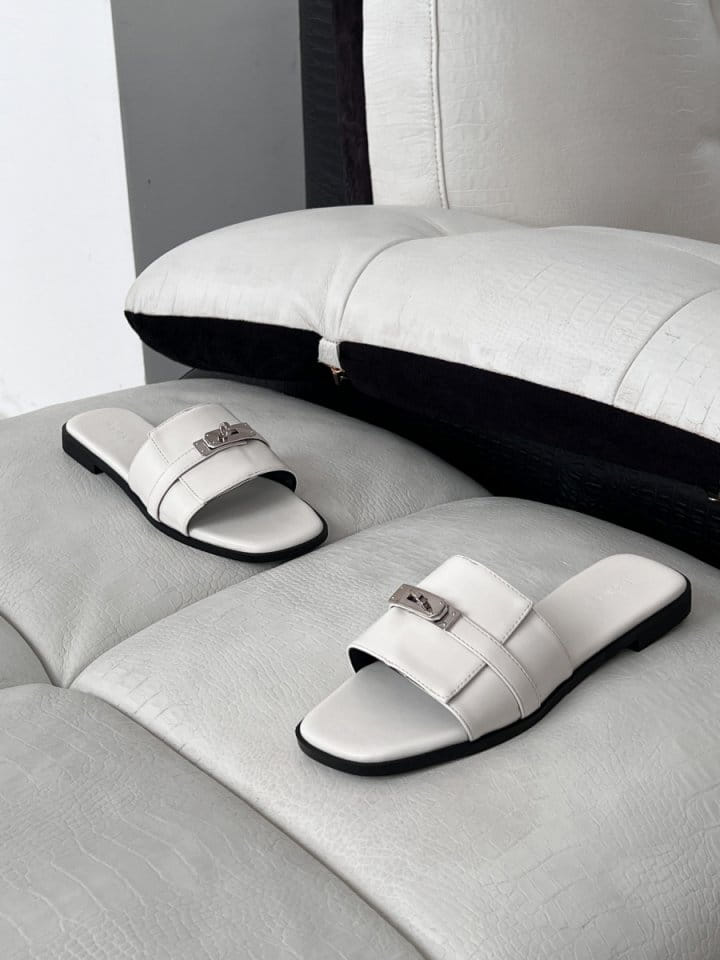 Golden Shoe - Korean Women Fashion - #romanticstyle - 332 Slipper & Sandals - 2