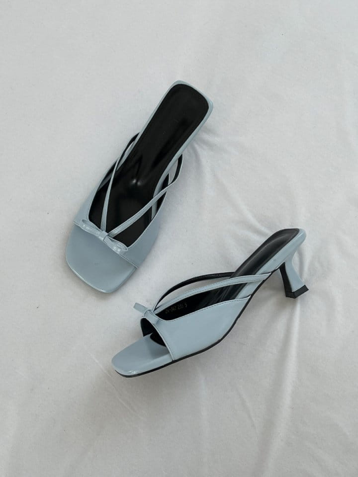 Golden Shoe - Korean Women Fashion - #romanticstyle - 342 Slipper & Sandals - 2