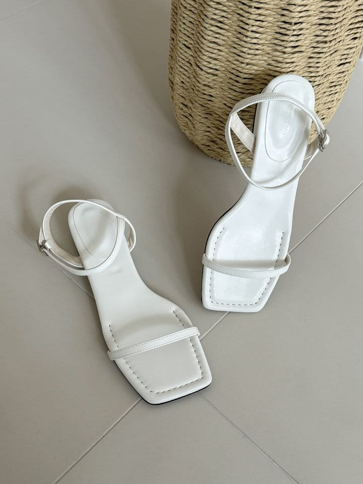 Golden Shoe - Korean Women Fashion - #romanticstyle - 1483 Slipper & Sandals - 4