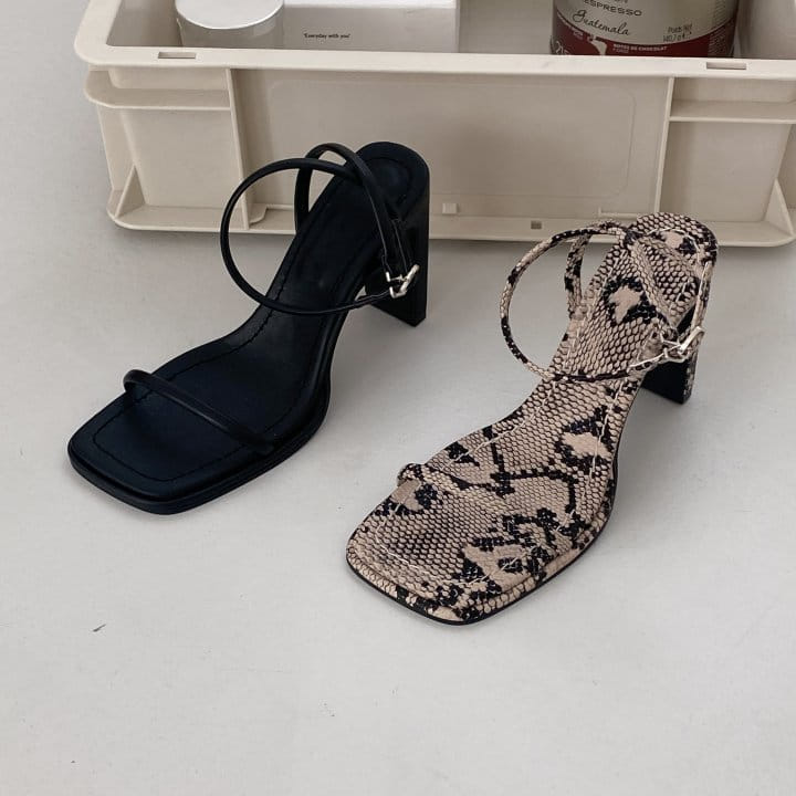 Golden Shoe - Korean Women Fashion - #shopsmall - 0187 Slipper & Sandals