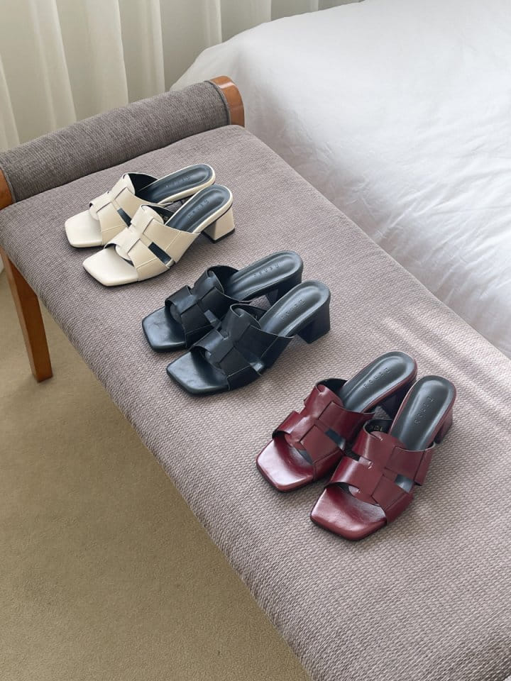 Golden Shoe - Korean Women Fashion - #thatsdarling -  334 Slipper & Sandals - 2