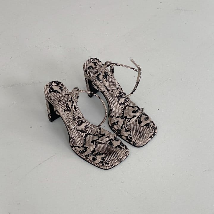 Golden Shoe - Korean Women Fashion - #thelittlethings - 0187 Slipper & Sandals - 3