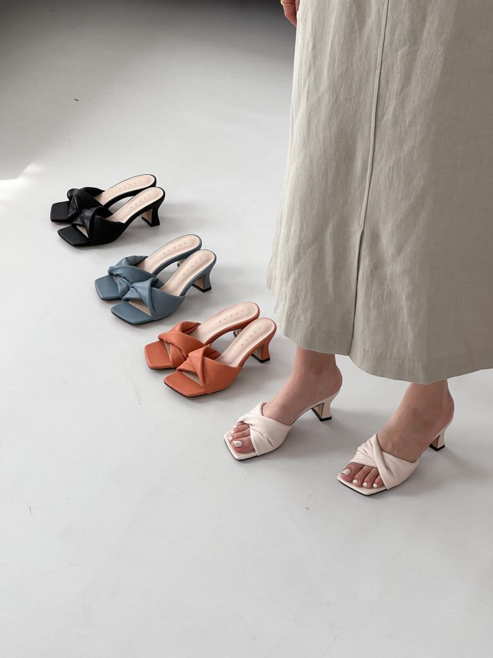 Golden Shoe - Korean Women Fashion - #vintageinspired - 0182 Slipper & Sandals