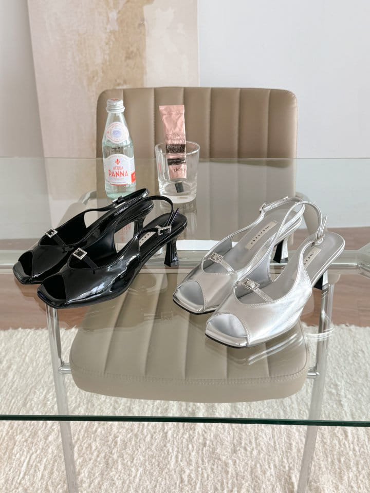 Golden Shoe - Korean Women Fashion - #vintageinspired - 2406 Slipper & Sandals - 2