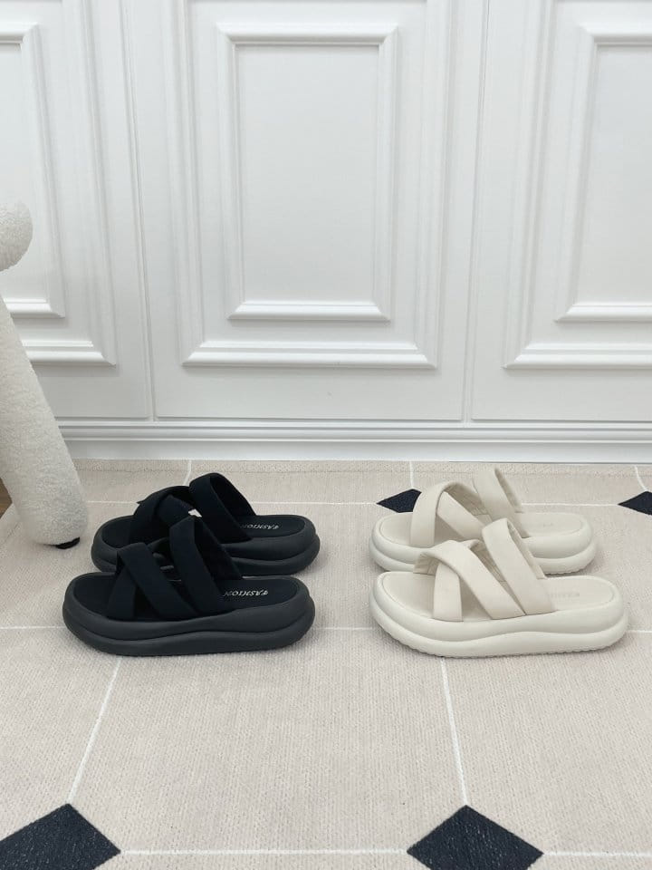 Golden Shoe - Korean Women Fashion - #womensfashion -  3034Slipper & Sandals