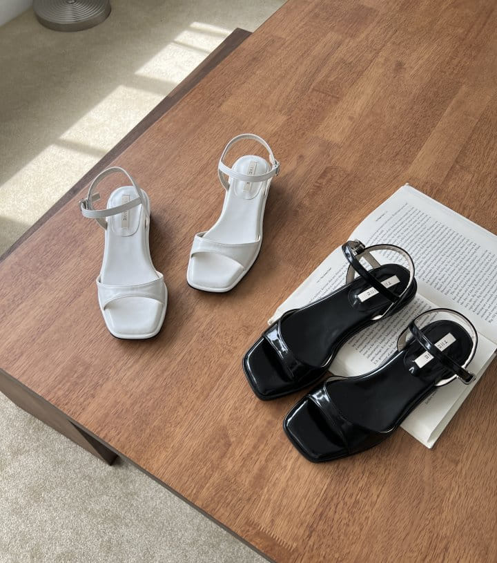 Golden Shoe - Korean Women Fashion - #womensfashion - 2932 Slipper & Sandals