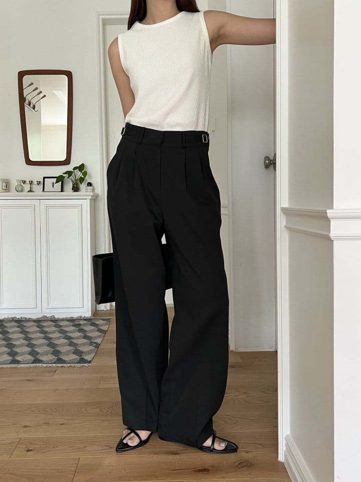 Lowell - Korean Women Fashion - #vintageinspired - Waffle Sleeveless Tee