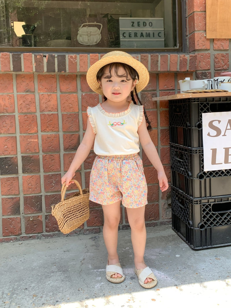 Momo Ann - Korean Children Fashion - #kidsshorts - Daisy Sleeveless Tee - 2