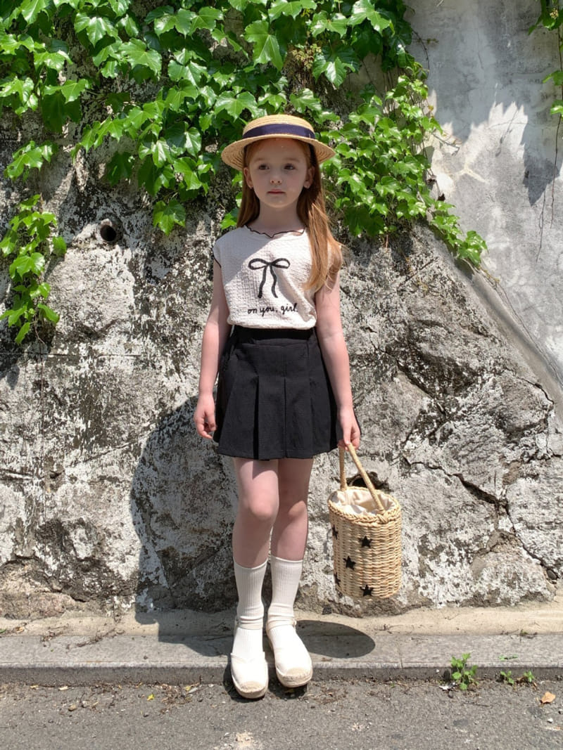 Momo Ann - Korean Children Fashion - #minifashionista - Onew Sleeveless Tee