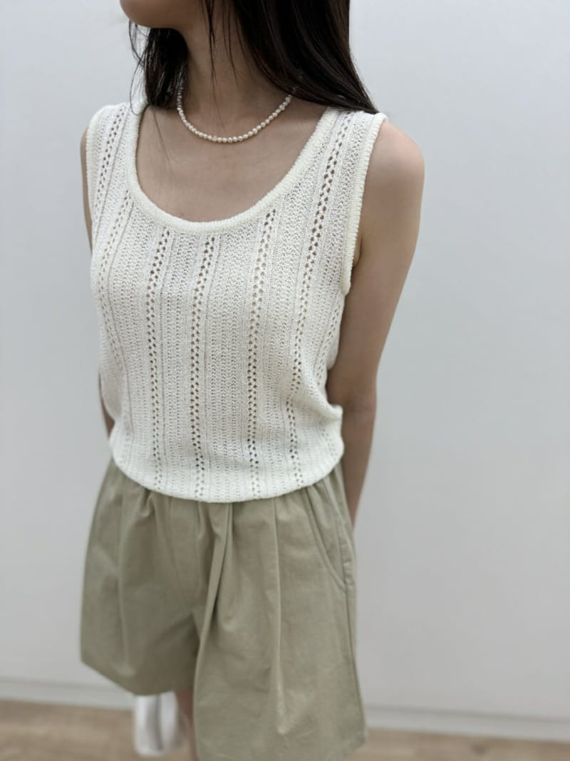 Most - Korean Women Fashion - #vintageinspired - Lui Sleeveless Tee - 9
