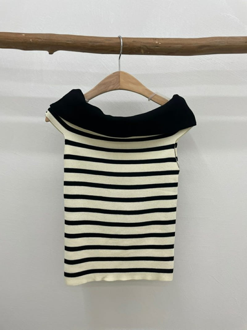 Most - Korean Women Fashion - #vintageinspired - ST Off Shoulder Tee - 5