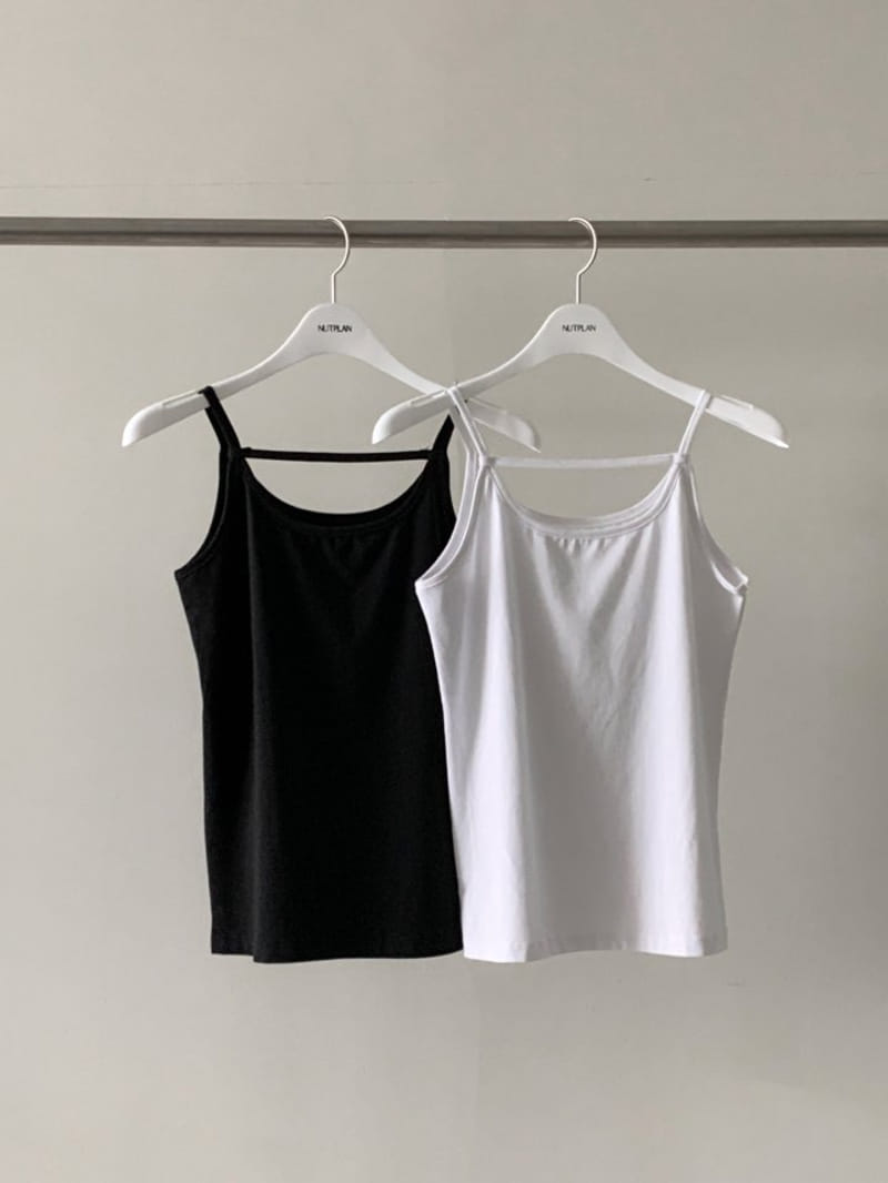 Nutplan - Korean Women Fashion - #momslook - Queen Sleeveless Tee