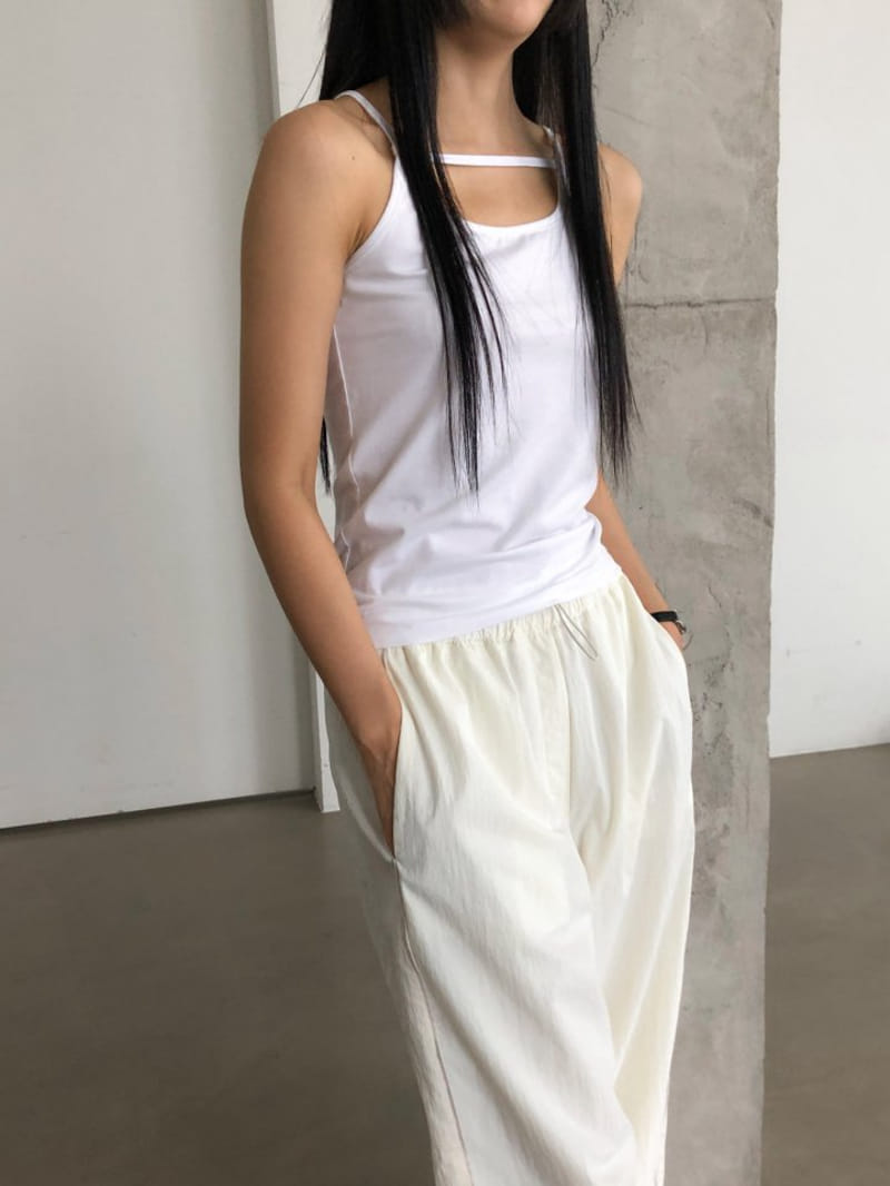 Nutplan - Korean Women Fashion - #momslook - Queen Sleeveless Tee - 4