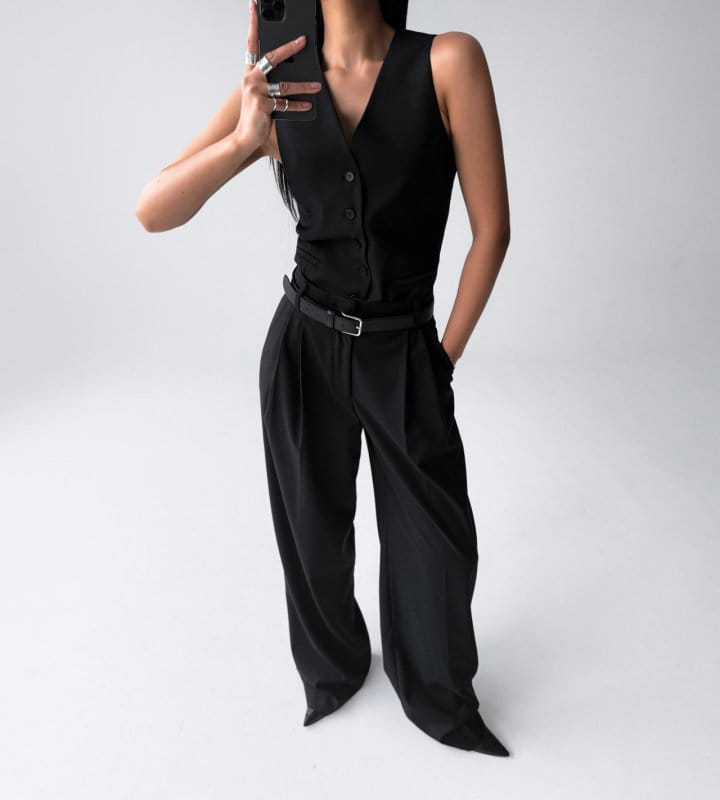 Paper Moon - Korean Women Fashion - #momslook - Sharkskin Fabric Tailored Set Up Vest - 3
