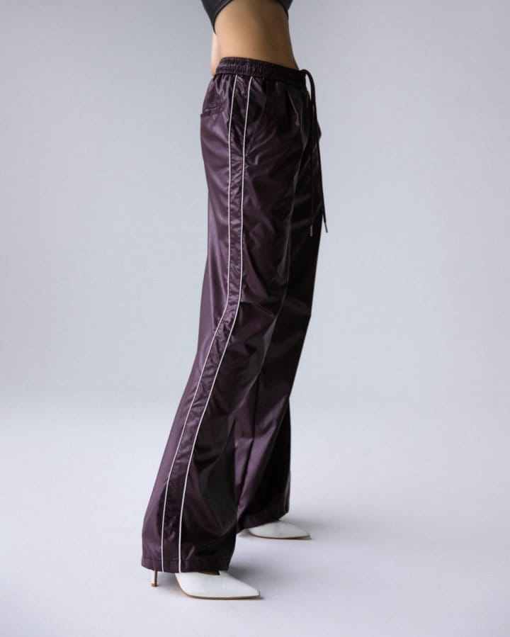 Paper Moon - Korean Women Fashion - #momslook - Soft Vegan L Trimmed Derail Banded Trousers - 3