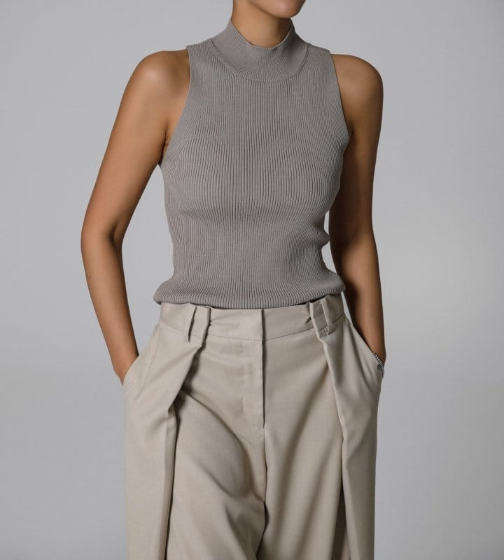 Paper Moon - Korean Women Fashion - #vintagekidsstyle - High Neck Ribbed Sleeveless Cropped Knit Top