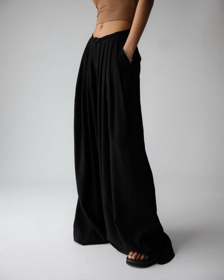 Paper Moon - Korean Women Fashion - #vintagekidsstyle - Bamboo Pleated Pin Tuck Wide Trousers - 2