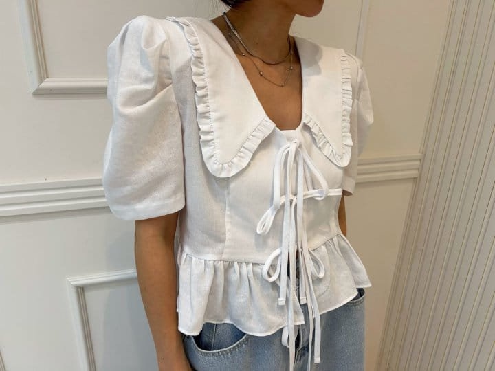 Pearls room - Korean Women Fashion - #momslook - Collar Ribbon Blouse - 3