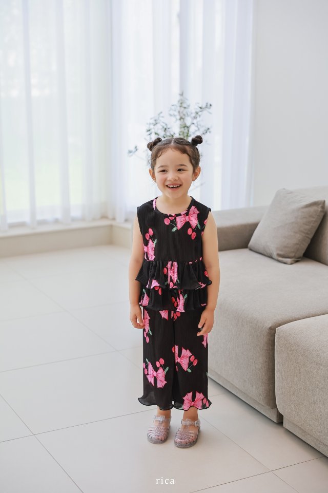 Rica - Korean Children Fashion - #kidsshorts - Cherry Ribbon Top Bottom Set - 9